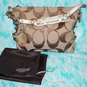 👜 Coach Hobo Bag with Pretty Gold Details